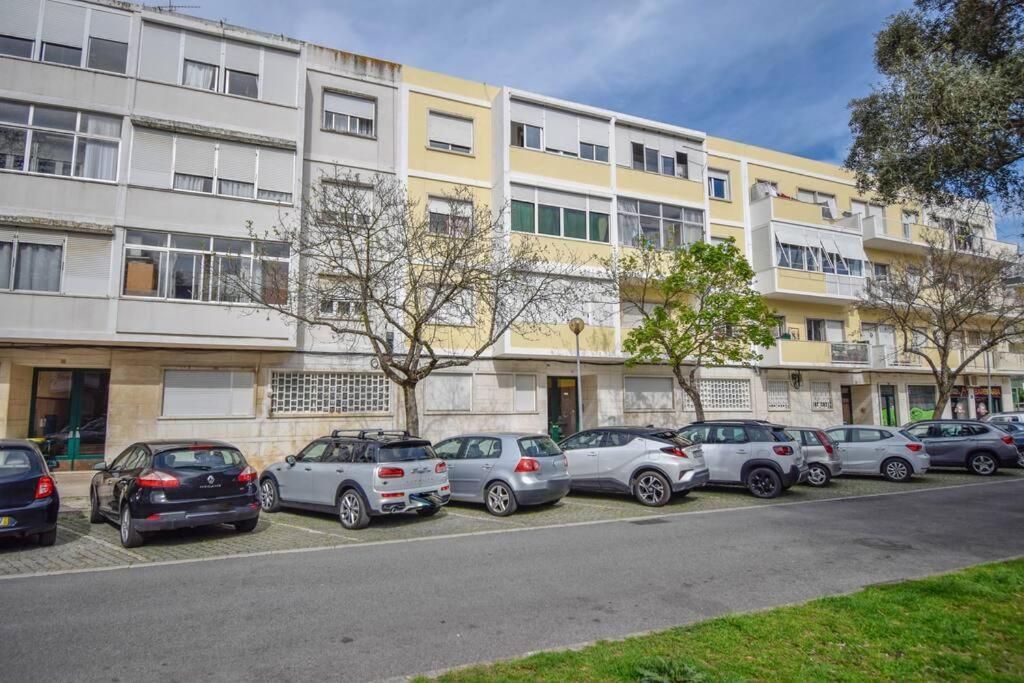 Cozy And Sunny Family Apartment ลิสบอน ภายนอก รูปภาพ