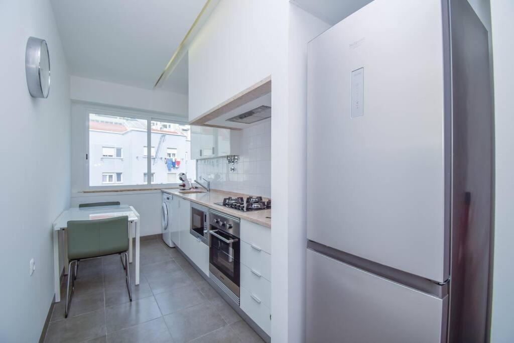 Cozy And Sunny Family Apartment ลิสบอน ภายนอก รูปภาพ