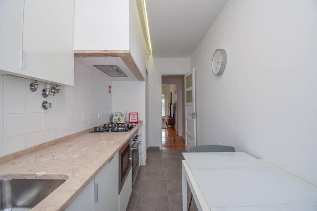 Cozy And Sunny Family Apartment ลิสบอน ภายนอก รูปภาพ