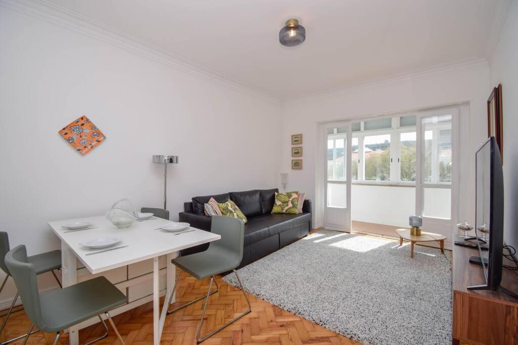 Cozy And Sunny Family Apartment ลิสบอน ภายนอก รูปภาพ