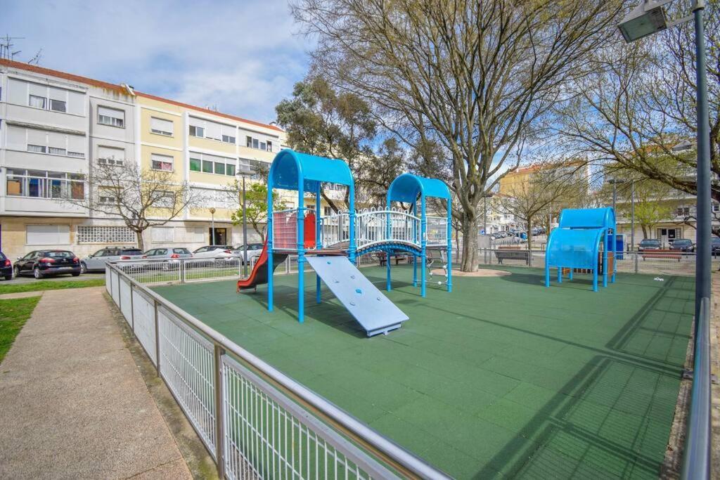 Cozy And Sunny Family Apartment ลิสบอน ภายนอก รูปภาพ